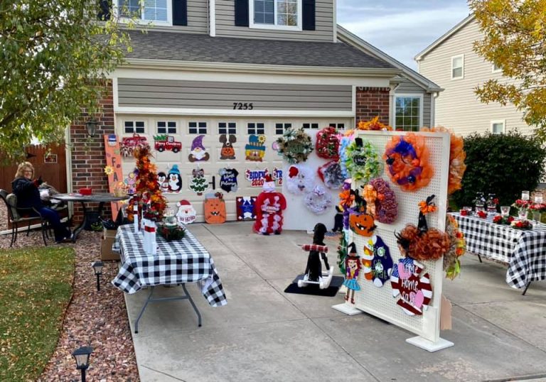 Painter's Clubhouse member, MaryLou Menegatti, set up an amazing craft show in HER driveway!